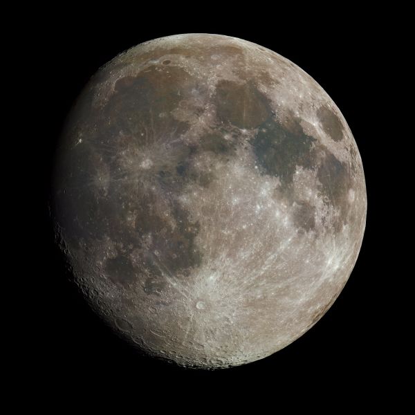 The Moon in color - Astrophotography