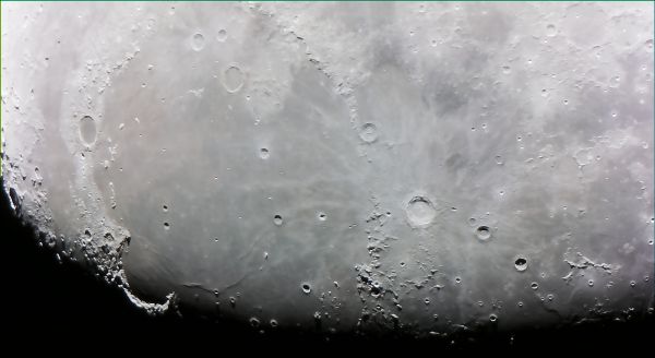 A section of the lunar surface, after the first quarter. - Astrophotography