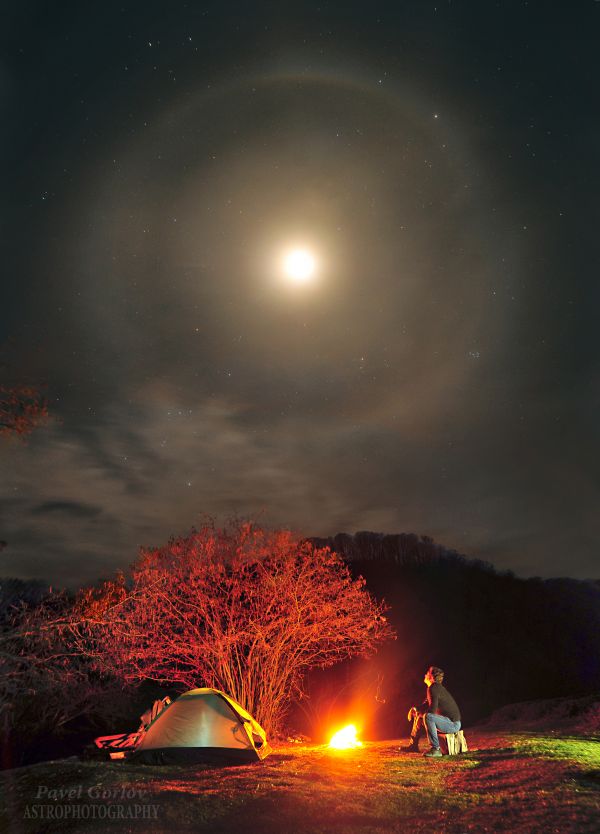 Evening by the campfire and a lunar halo. - Astrophotography