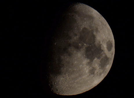 Aircraft flying past the Moon (Phase = +70% from 24.09.23). South - Astrophotography