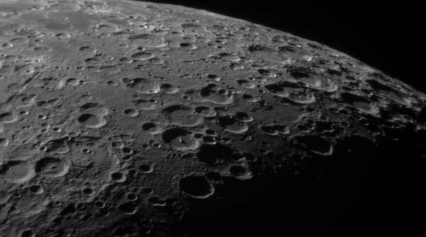Moon fragment 23_04_25_18_55h - Astrophotography