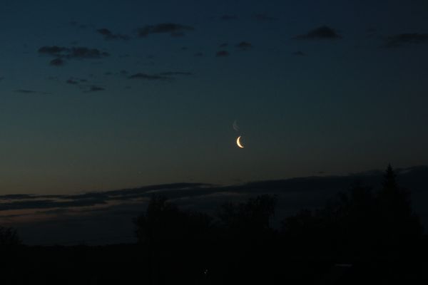 Close Approach of the Moon and Jupiter - Astrophotography