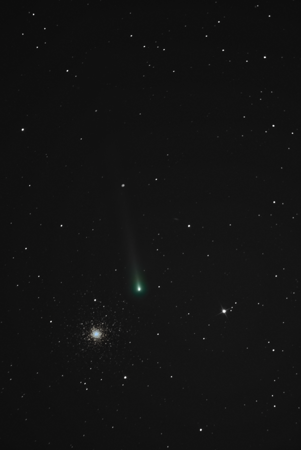 Comet C/2021 A1 (Leonard) against the backdrop of globular cluster M3 in the constellation Boötes. - Astrophotography