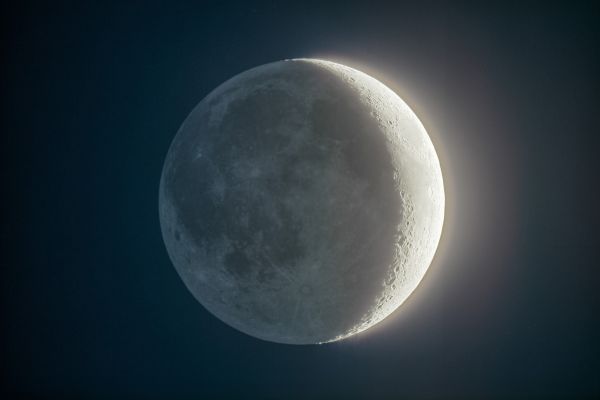Earthshine on the Moon - Astrophotography