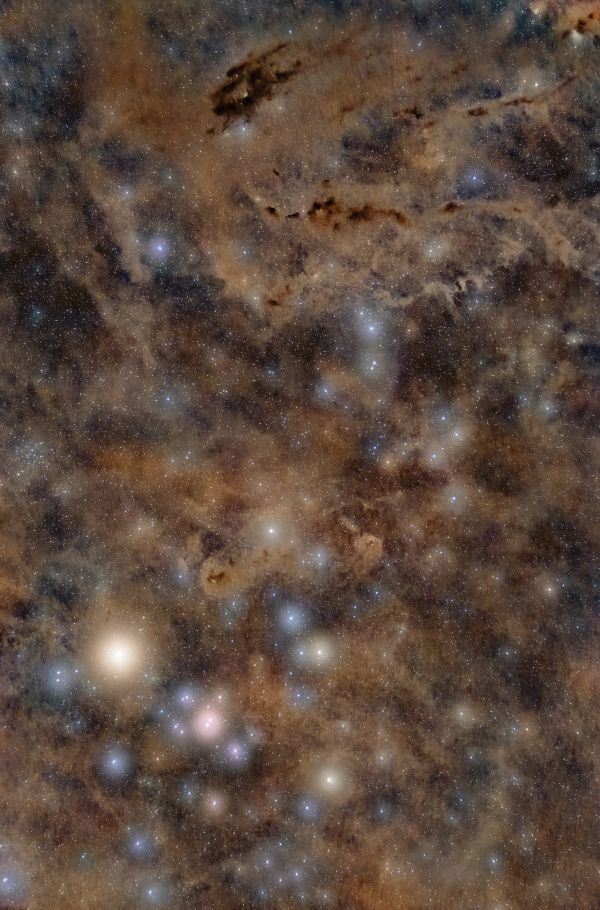 The Hyades and gas-dust clouds - Astrophotography