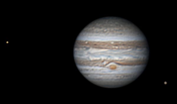 Jupiter and its moons: Io with Ganymede - Astrophotography