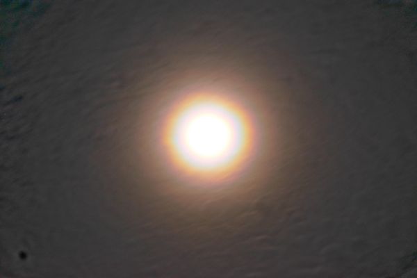 Lunar halo with rainbow colors - Astrophotography