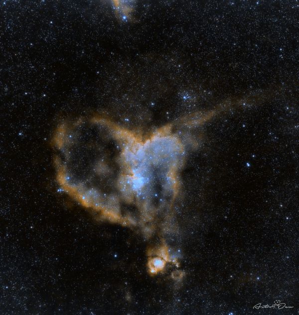 IC1805 The Heart nebula in hubble palette - Astrophotography