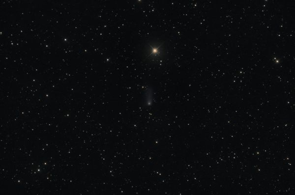 Comet C/2018 N2 (ASASSN) near the bright star HD5118 in the constellation Andromeda. - Astrophotography